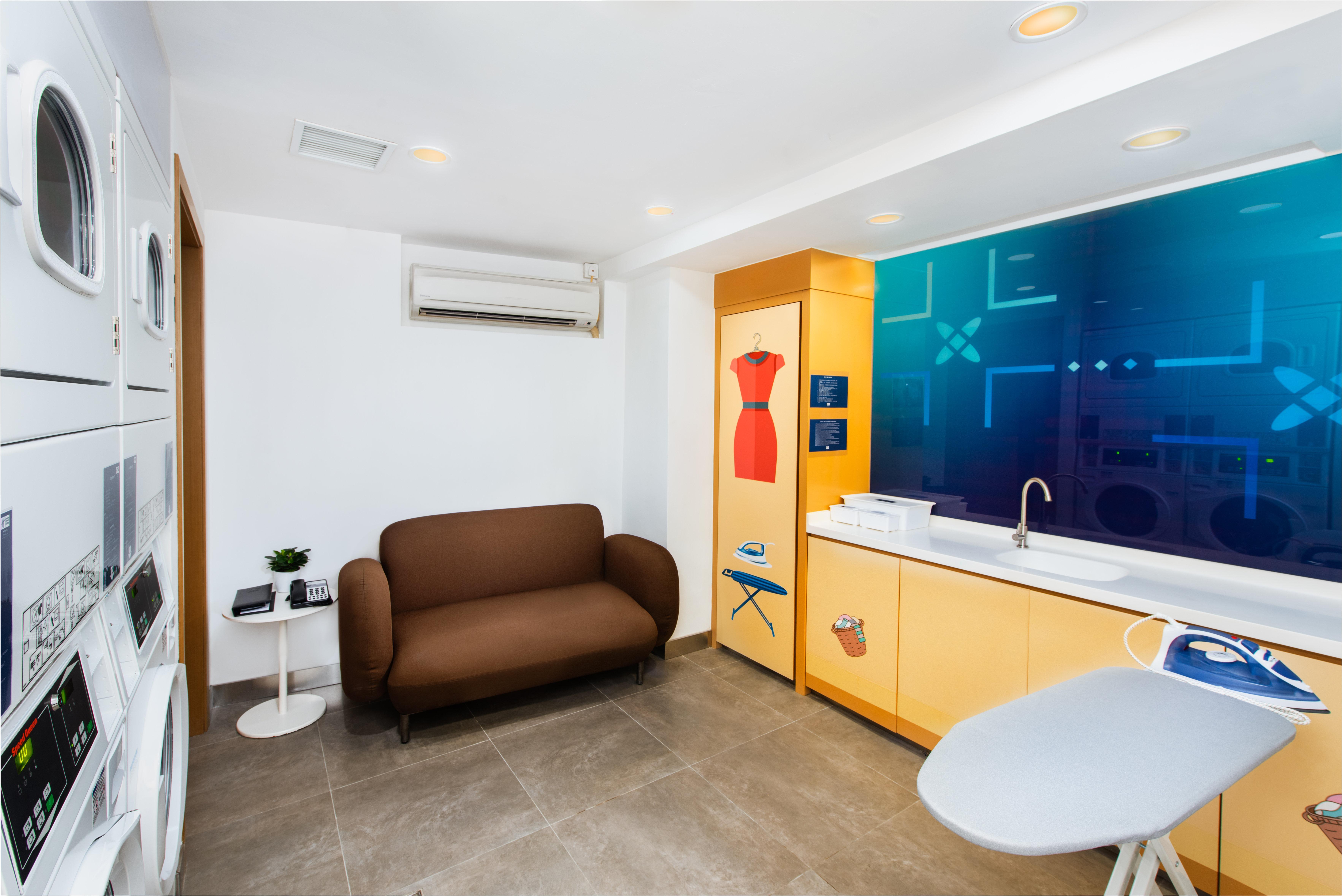 Holiday Inn Express Macau City Centre By Ihg Exterior photo