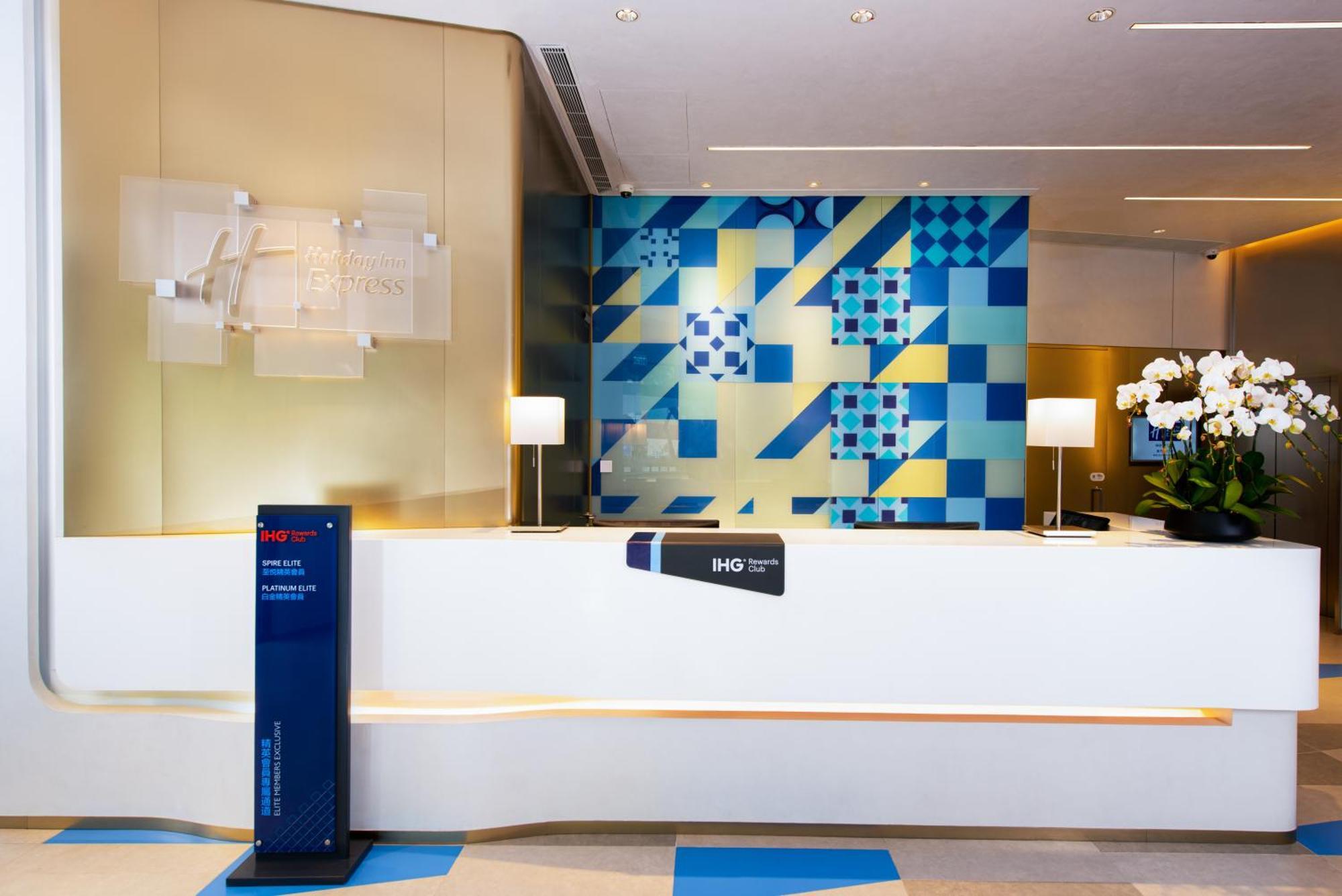 Holiday Inn Express Macau City Centre By Ihg Exterior photo