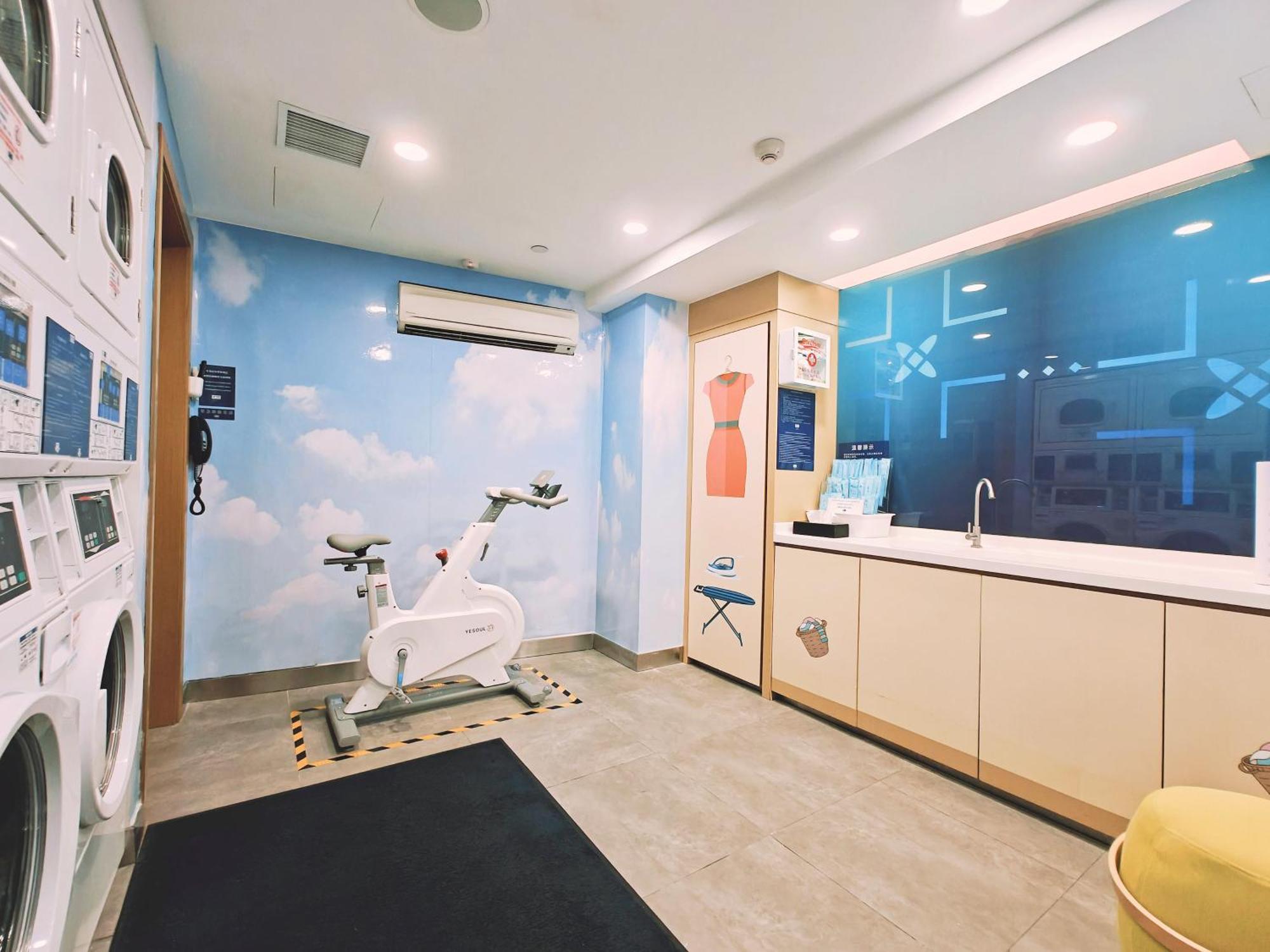 Holiday Inn Express Macau City Centre By Ihg Exterior photo